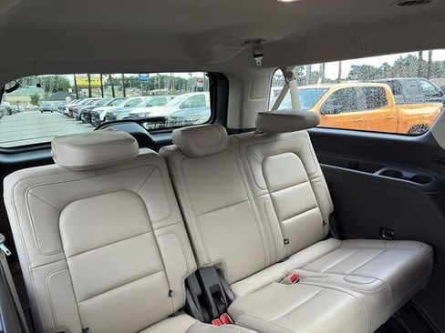 Used 2024 Lincoln Navigator L Reserve image 12