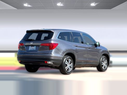 Used 2017 Honda Pilot EX image 9