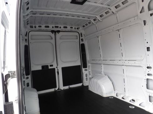 Used 2024 RAM ProMaster 2500 w/ Convenience Group FWD image 29