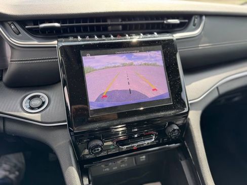 Certified 2023 Jeep Grand Cherokee Laredo image 15