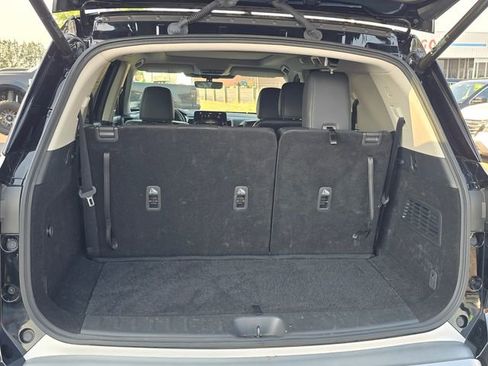 Certified 2024 Nissan Pathfinder SL w/ SL Premium Package FWD image 16