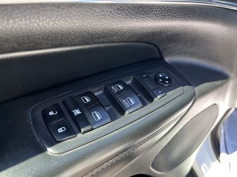 Used 2019 Jeep Grand Cherokee Limited w/ Luxury Group II image 18