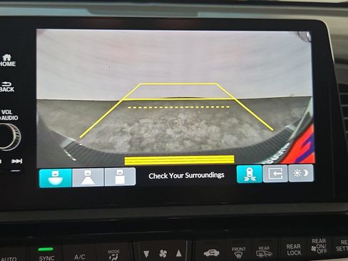 Used 2025 Honda Odyssey Elite image 7