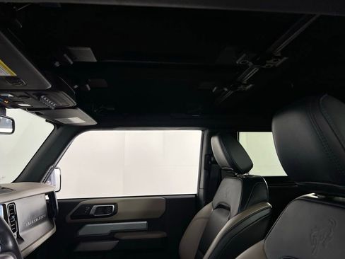 Used 2023 Ford Bronco Wildtrak image 27