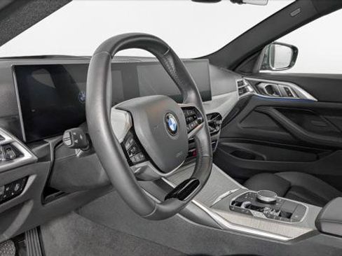 Used 2025 BMW 430i Coupe w/ Premium Package RWD image 17