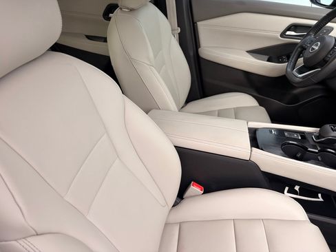 Certified 2023 Nissan Rogue SL w/ SL Premium Package FWD image 11