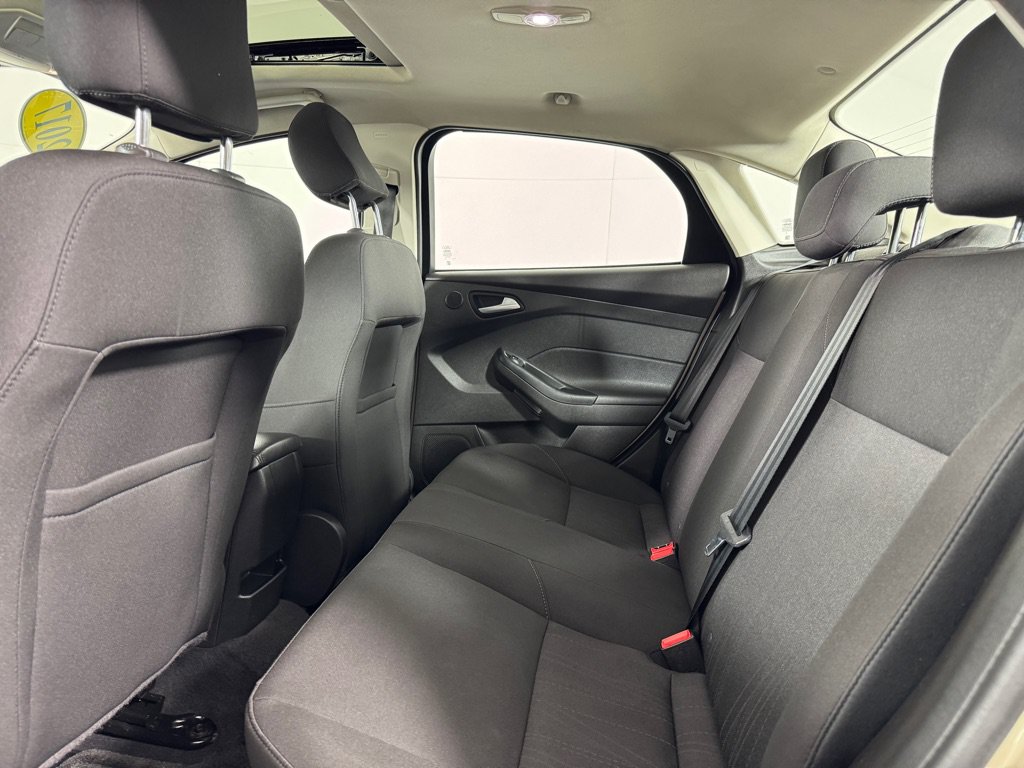 Used 2017 Ford Focus SEL w/ Cold Weather Package FWD image 15