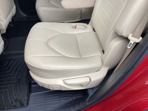 Used 2023 Toyota Highlander XLE image 15