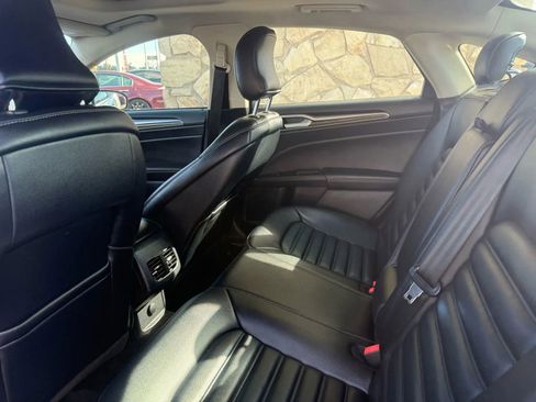 Used 2019 Ford Fusion SEL image 9