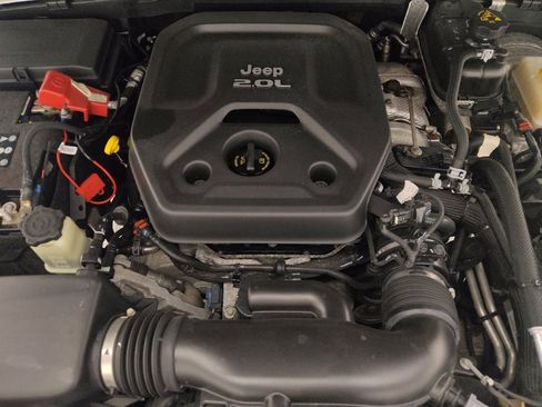 Used 2019 Jeep Wrangler Sport AWD/4WD image 30