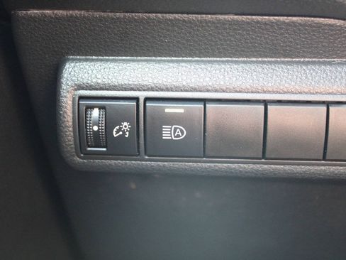 Used 2021 Toyota Corolla LE FWD image 36