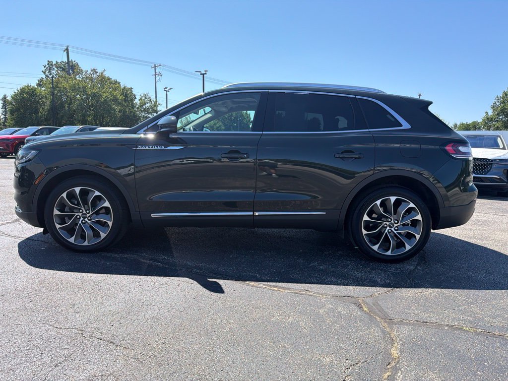 Used 2023 Lincoln Nautilus Reserve AWD/4WD image 10