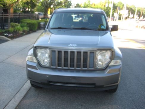 Used 2012 Jeep Liberty Sport AWD/4WD image 3