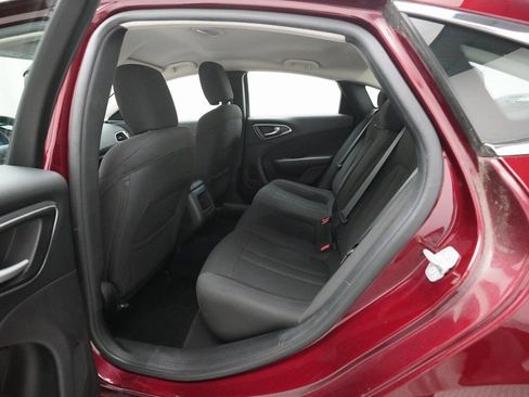 Used 2016 Chrysler 200 Limited image 15