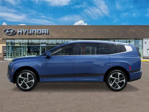 New 2026 Hyundai Ioniq 9 Calligraphy image 3