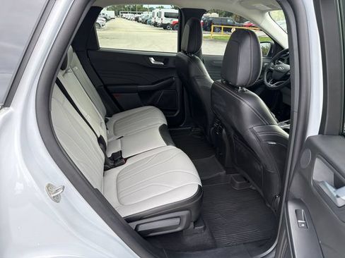 Certified 2025 Ford Escape Platinum w/ Premium Technology Package FWD image 16