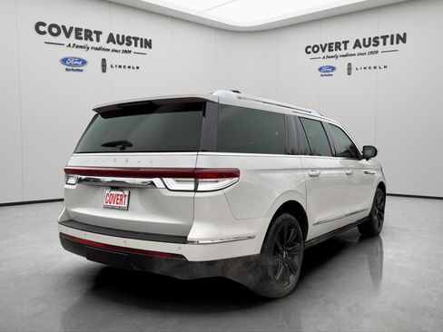 Used 2024 Lincoln Navigator L Reserve image 5
