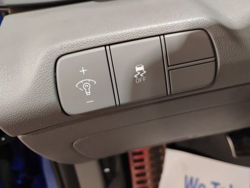 Used 2025 Hyundai Elantra Sport image 28