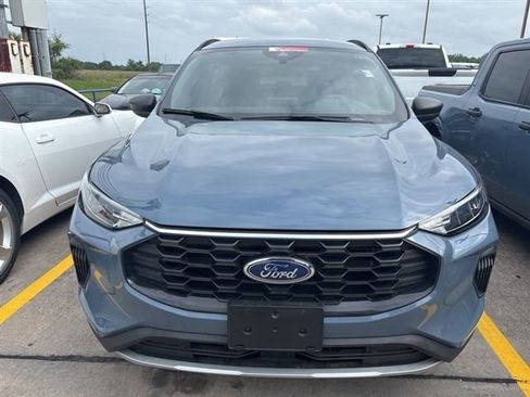 Used 2025 Ford Escape ST-Line FWD image 2