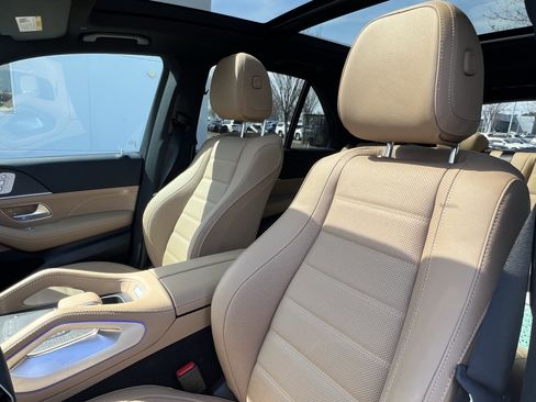 Used 2025 Mercedes-Benz GLE 450e 4MATIC image 16