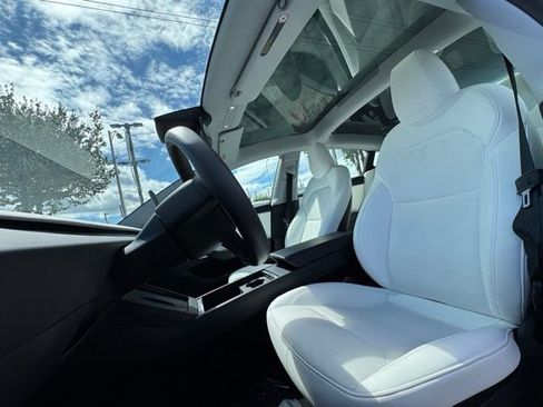 Used 2025 Tesla Model 3 Long Range AWD/4WD image 18