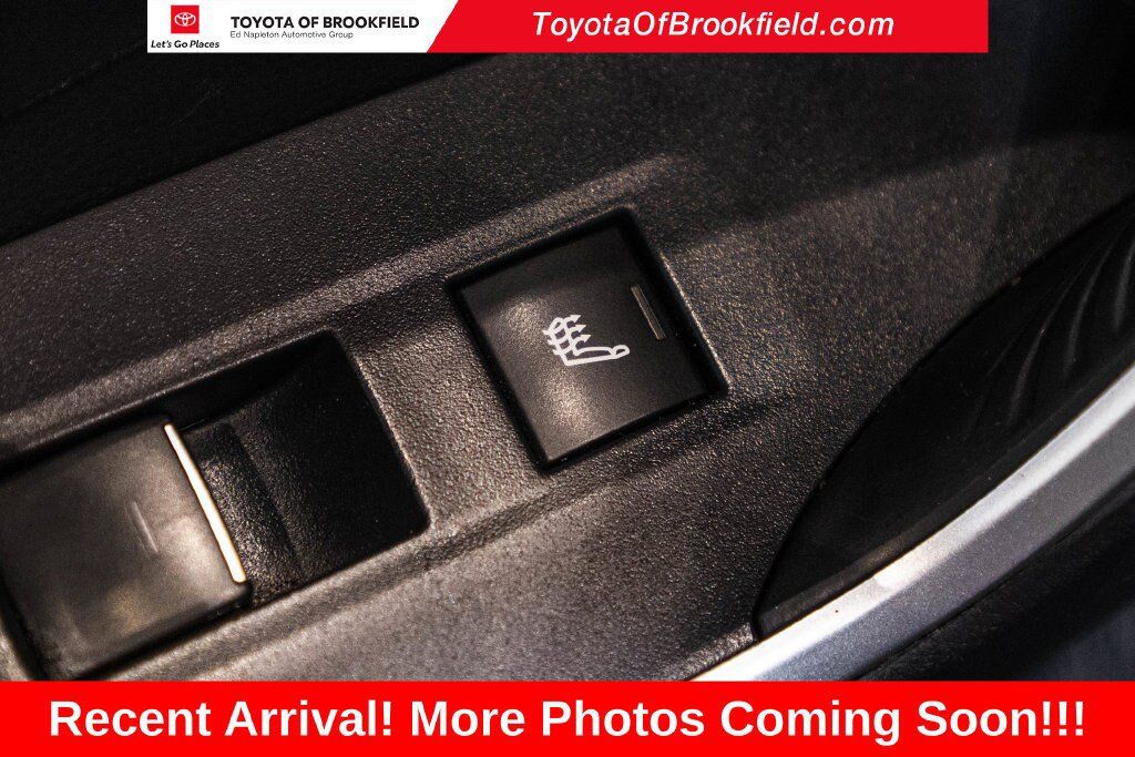 Used 2024 Toyota RAV4 SE w/ Weather & Moonroof Package AWD/4WD image 31