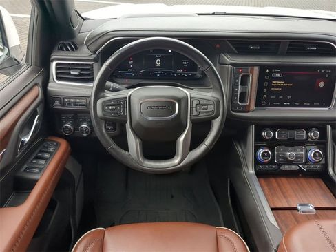 Used 2023 GMC Yukon Denali Ultimate image 17