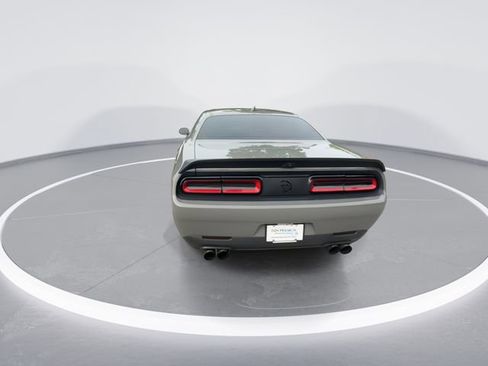 Used 2017 Dodge Challenger SRT Hellcat RWD image 7
