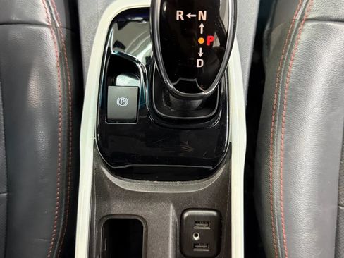 Used 2020 Chevrolet Bolt Premier w/ Infotainment Package FWD image 31