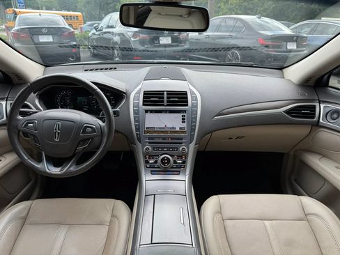 Used 2018 Lincoln MKZ Reserve w/ Technology Package FWD image 10