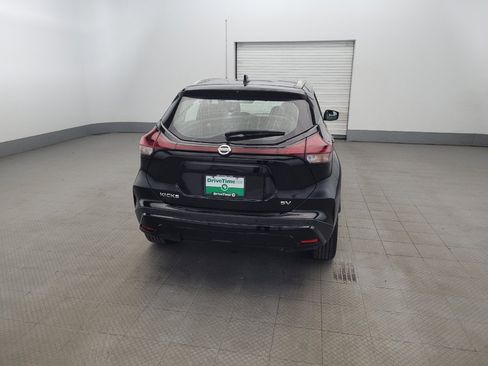 Used 2021 Nissan Kicks SV FWD image 7