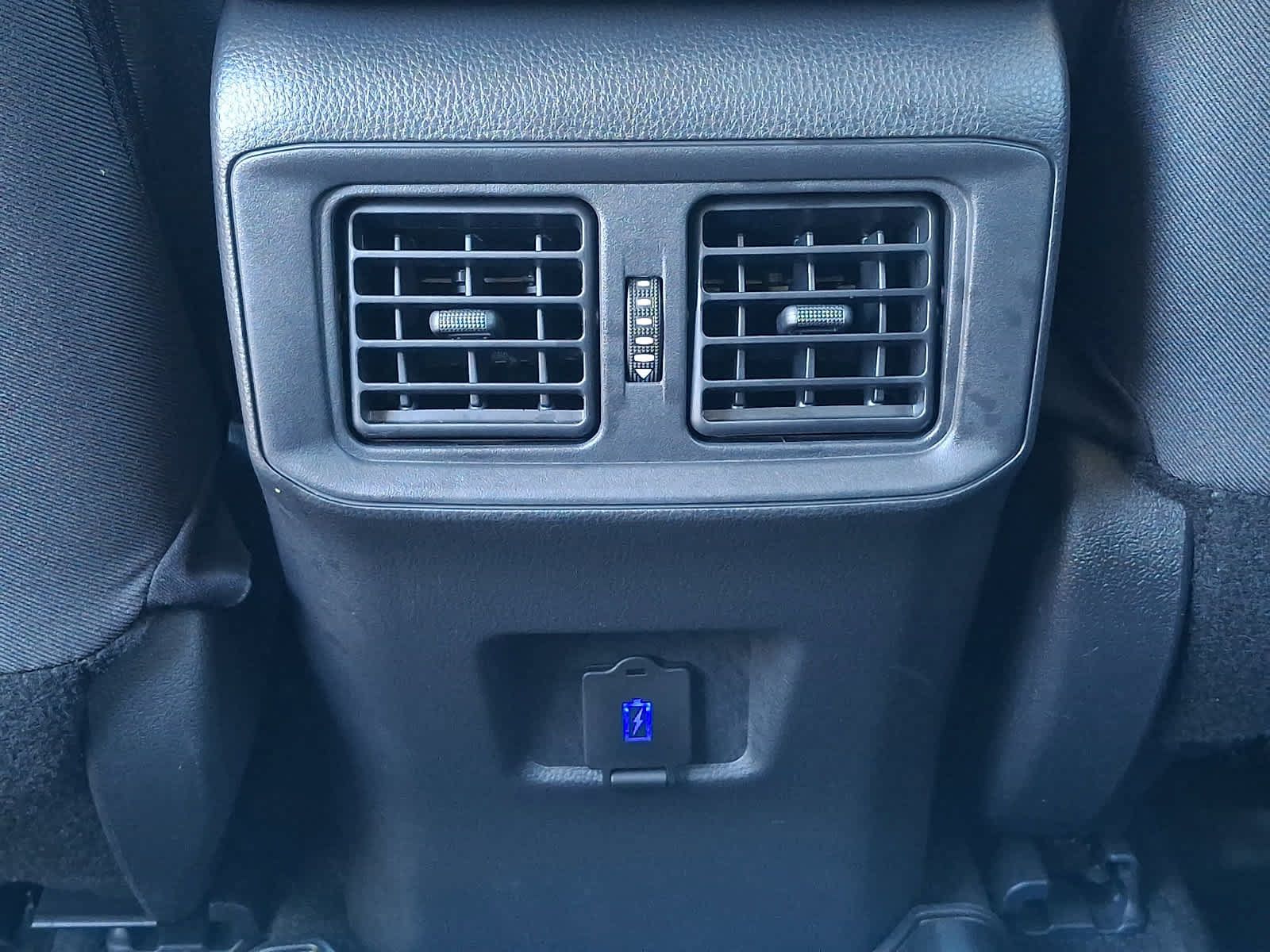Used 2023 Toyota RAV4 LE AWD/4WD image 13