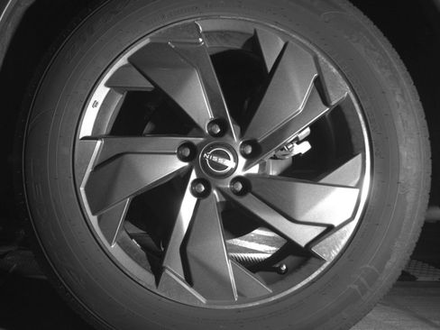 Used 2025 Nissan Rogue SV FWD image 17