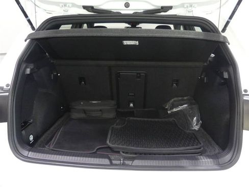 Used 2024 Volkswagen GTI SE FWD image 9