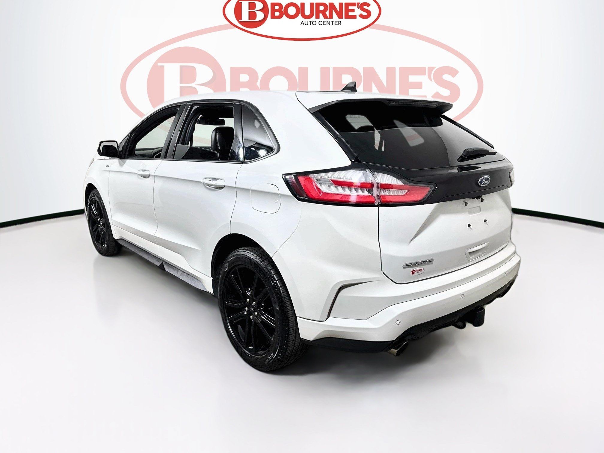 Used 2020 Ford Edge ST-Line w/ Cold Weather Package AWD/4WD image 9