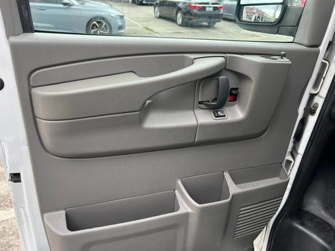 Used 2013 Chevrolet Express 2500 w/ Power Package RWD image 10