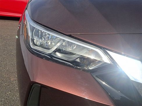 Used 2022 Nissan Sentra SV image 9