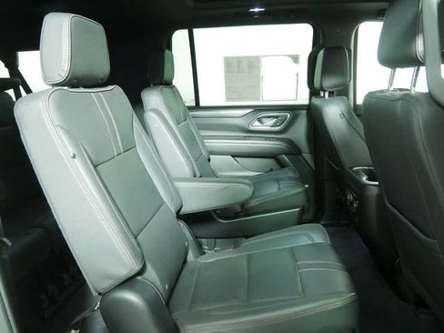 Used 2023 Chevrolet Suburban RST w/ Sport Performance Package AWD/4WD image 15