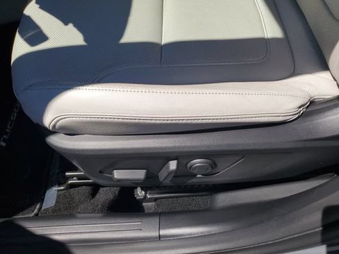 Used 2025 Hyundai Tucson Limited AWD/4WD image 18