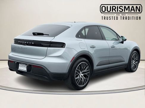 Used 2025 Porsche Macan 4 Electric AWD/4WD image 9