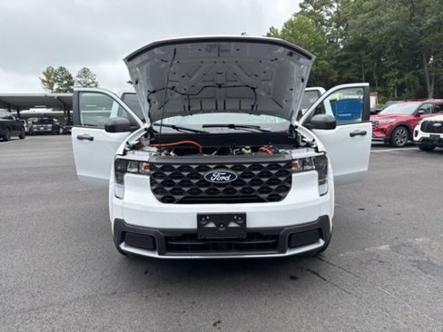 New 2025 Ford Maverick XLT image 24