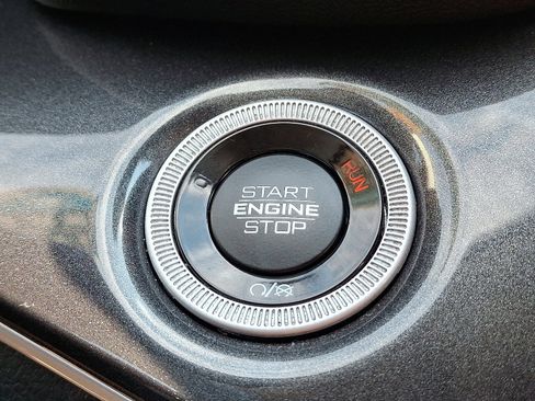 Used 2022 Jeep Grand Cherokee Laredo w/ Luxury Tech Group I image 22