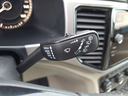 Used 2019 Volkswagen Atlas SEL Premium image 31