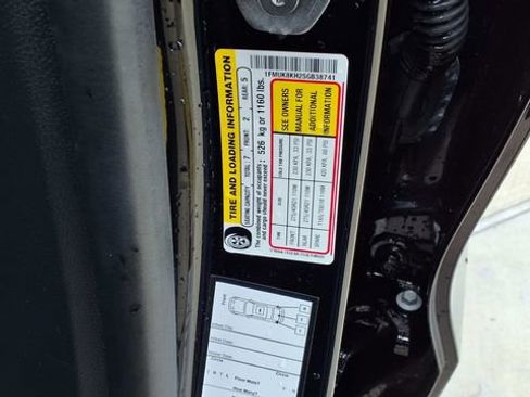 Used 2025 Ford Explorer ST-Line w/ ST-Line Street Pack image 36