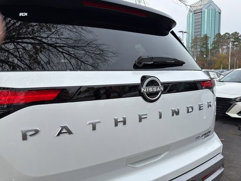 New 2025 Nissan Pathfinder Platinum w/ Cargo Package image 14