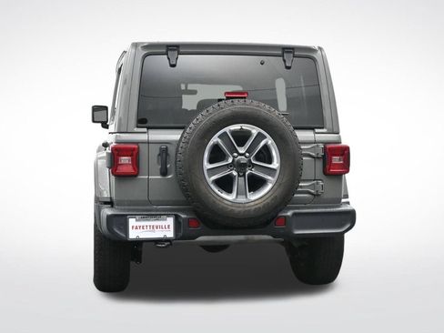 Used 2022 Jeep Wrangler Unlimited Sahara w/ LED Lighting Group AWD/4WD image 8