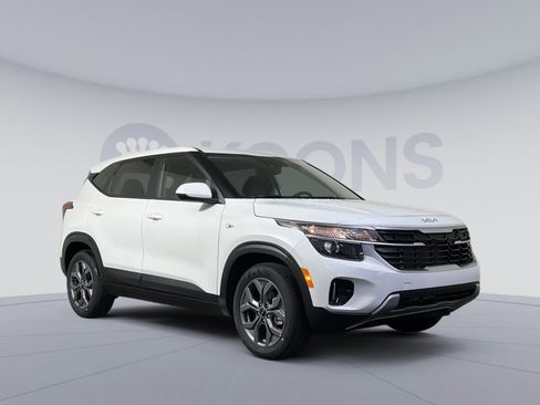 New 2026 Kia Seltos LX image 8