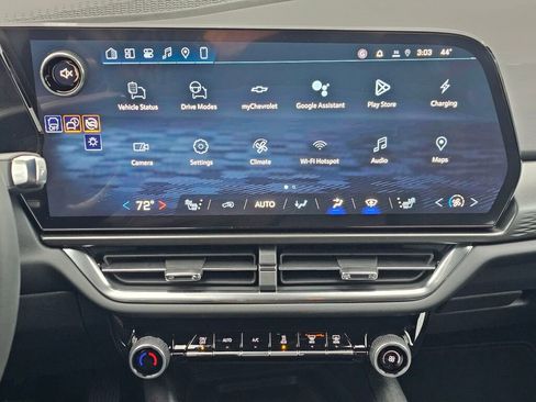 New 2026 Chevrolet Equinox EV LT image 12