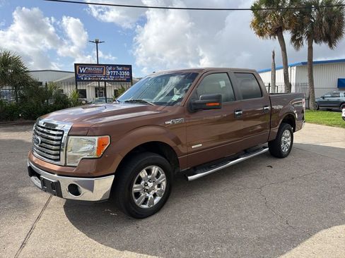 Used 2011 Ford F150 XLT w/ XLT Chrome Pkg image 2