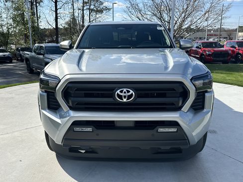 Used 2024 Toyota Tacoma SR5 w/ SR5 Upgrade Package image 17
